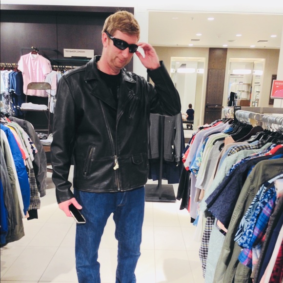 Meet your Posher, Gregory - Picture 2 of 2